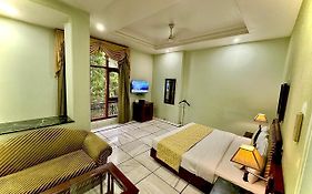 Hotel Florence Inn, Karol Bagh, New Delhi, 2 Min From Metro