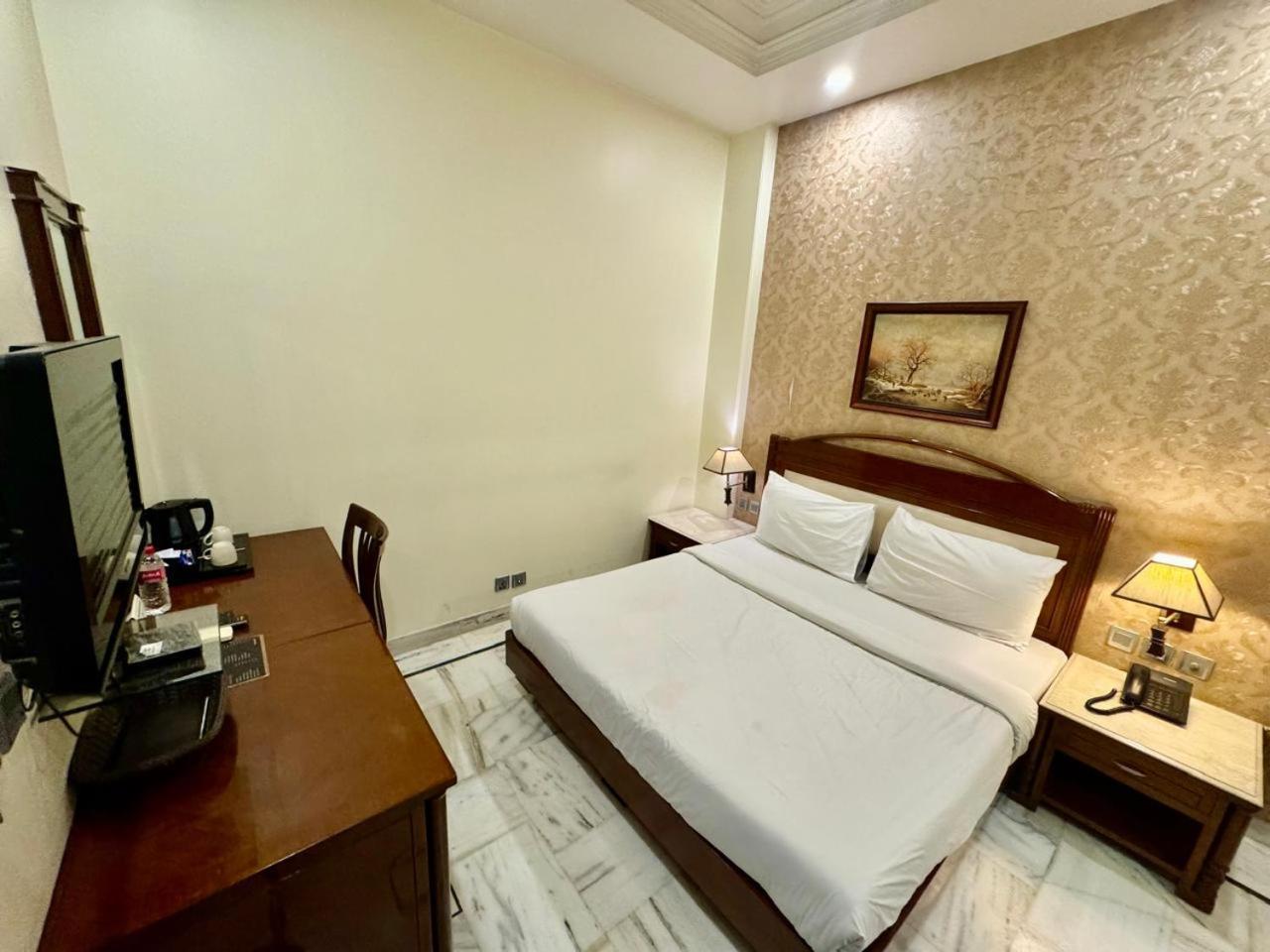 Hotel Florence Inn, Karol Bagh, New Delhi, 2 Min From Metro Exterior foto